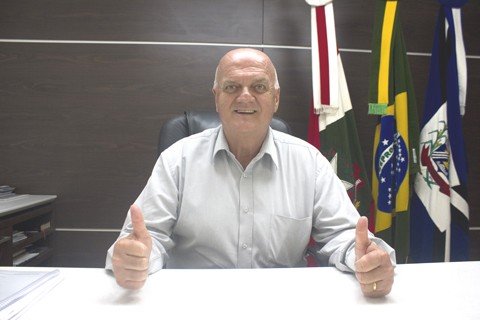 Olavio Olávio sofre infarto e passa por cateterismo