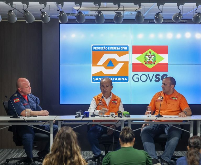 Chuvas em SC: governador lamenta morte e reforça apoio do Estado à população