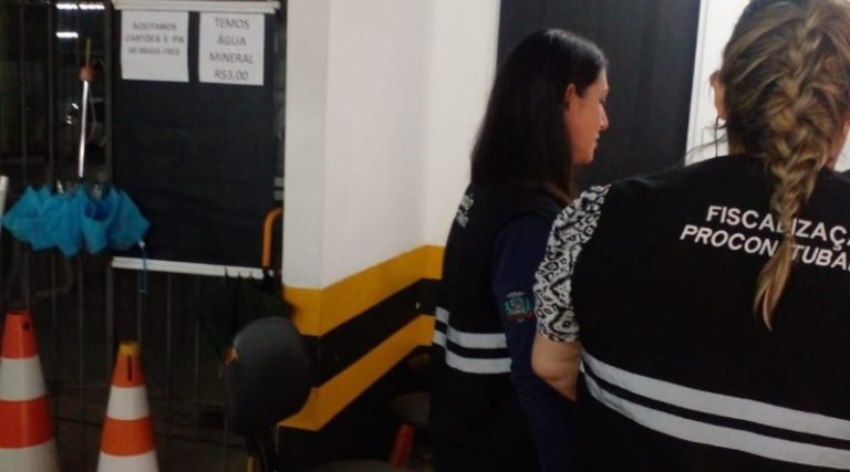 Procon fiscaliza estacionamentos em Tubarão e orienta sobre responsabilidade