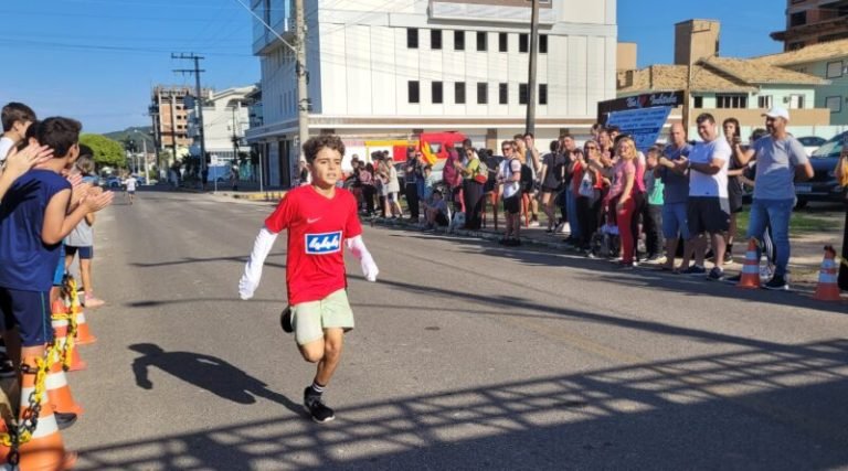 3ª Corrida Rústica Estudantil reúne 350 alunos em Imbituba