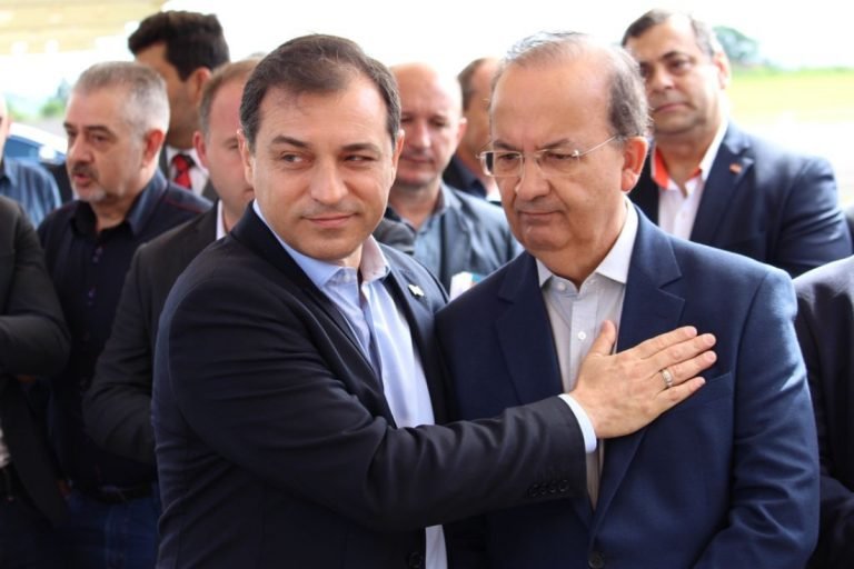 Carlos Moisés perde comando do Republicanos para aliado de Jorginho