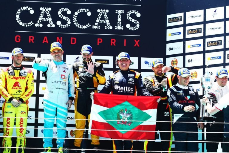 Piloto catarinense conquista pódio na Porsche Cup em Portugal