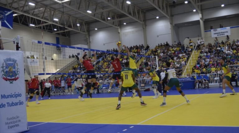 Seleção de vôlei encerra turnê em Tubarão com vitória sobre Chile