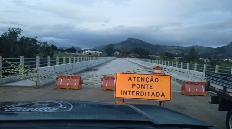 Ponte da Guarda segue fechada para obras finais em Tubarão