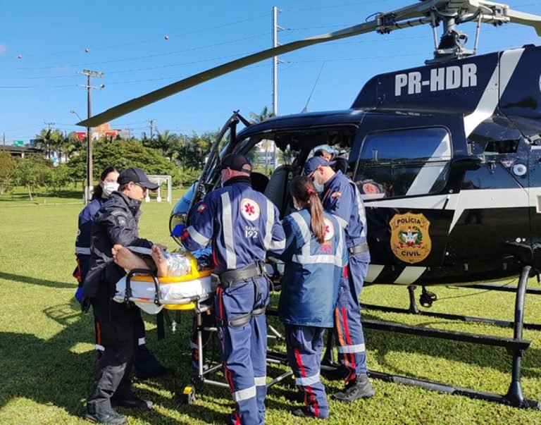 Homem de 41 anos cai de telhado e é hospitalizado em Lauro Müller