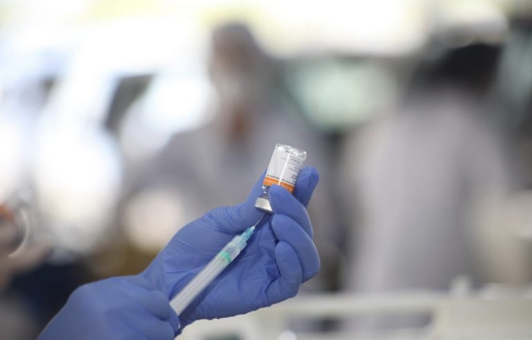 Casal deve vacinar filhas sob pena de multa diária de até R$ 10 mil