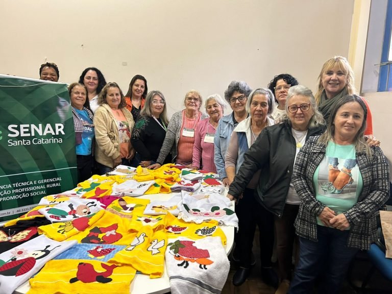 Curso de patcholagem encerra com exposição em Tubarão