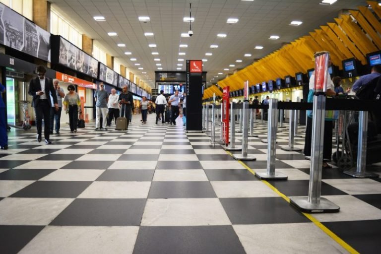 Homem é abordado pela PF com R$ 1,5 milhão no Aeroporto de Congonhas