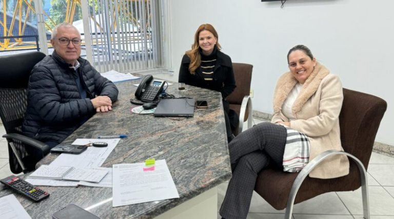 Prefeito de Tubarão nomeia novas líderes para a saúde municipal