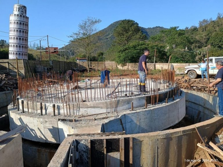 Teste da inclinação da Torre de Pisa em Azambuja é realizado com sucesso