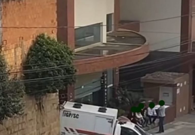 Homem é encontrado morto em apartamento no centro de Tubarão