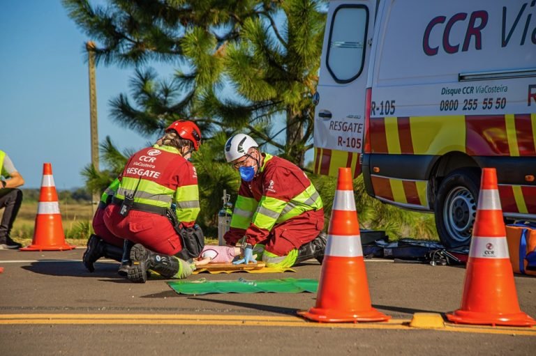 CCR ViaCosteira realiza simulado de emergência com produto químico na BR-101, em Criciúma