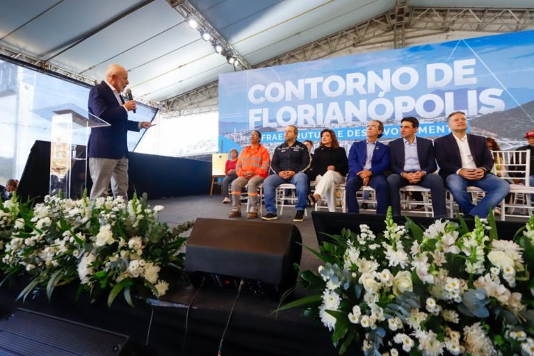 Pelo Estado: A postura da vice governadora em evento com Lula