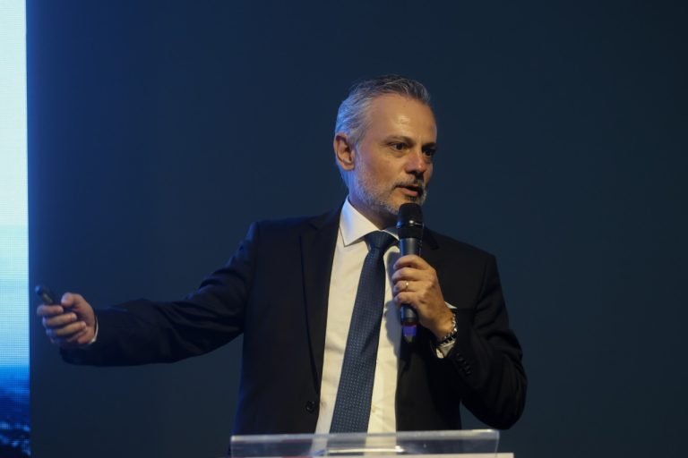 Beto Martins assume cadeira no Senado com foco na logística de SC