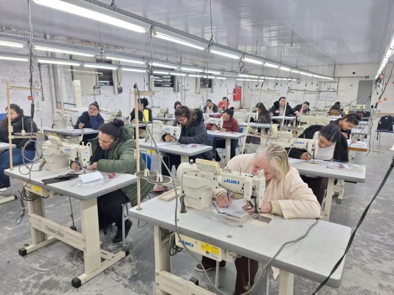 Timbé do Sul oferece curso gratuito de costura industrial em parceria com o SENAI