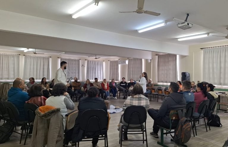 Projeto Cultural promove oficina teatral para professores em Tubarão