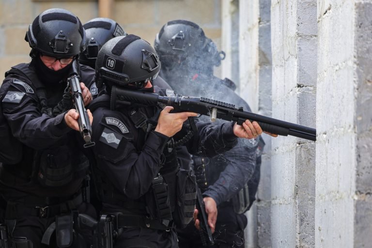 Santa Catarina fortalece segurança prisional com equipe tática especializada