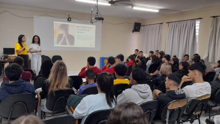 CAPS de Tubarão promovem ações de conscientização no Setembro Amarelo