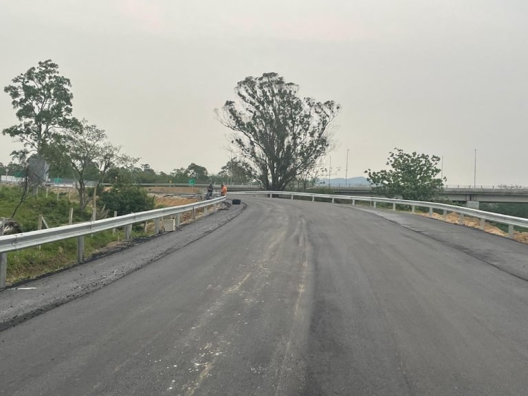 Pavimentação asfáltica avança na rodovia Aggeu Medeiros