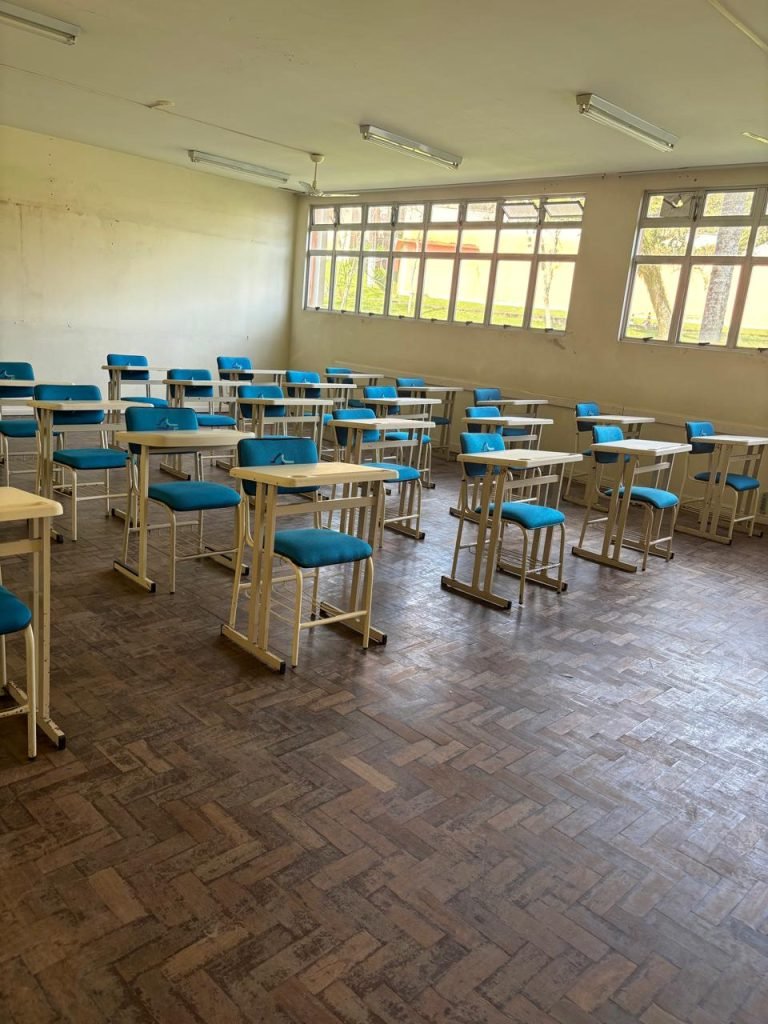 Alunos da EMEB Maria Emília Rocha iniciam aulas no Cettal durante reforma