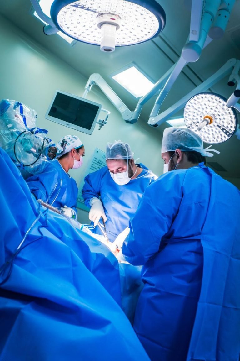 Cirurgia robótica cresce no Brasil: mais precisão e recuperação rápida