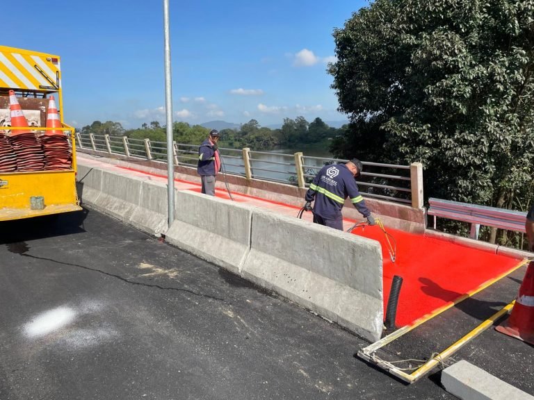 Sinalização da ponte Stélio C. Boabaid será finalizada nesta quarta-feira (18)