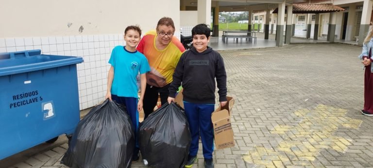 Projeto do Circo de Teatro Biriba recolhe mais de 600 quilos de recicláveis em escolas