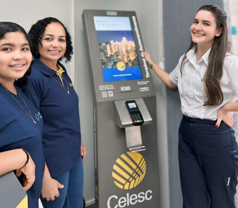 Celesc instala totens de autoatendimento para agilizar serviços