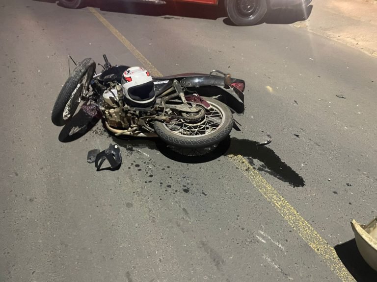 Motociclista de 26 anos fica ferido após colisão com carro em Forquilhinha