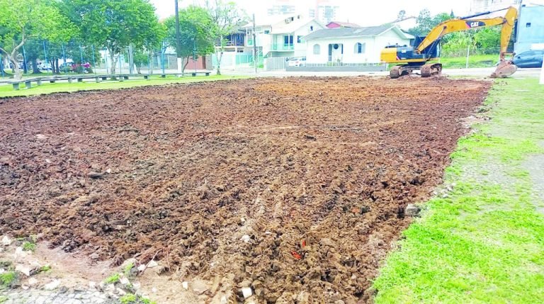 Revitalização da Praça do Trabalhador em Criciúma tem início