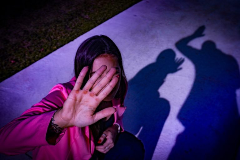 Mulher de Sangão é agredida após negar dinheiro ao marido desempregado