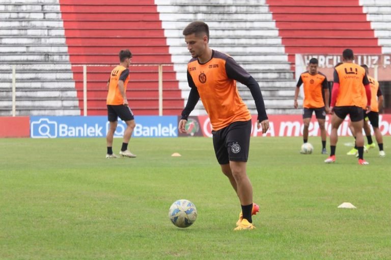 Líder da Copa SC, Hercílio Luz enfrenta Marcílio Dias nesta quarta