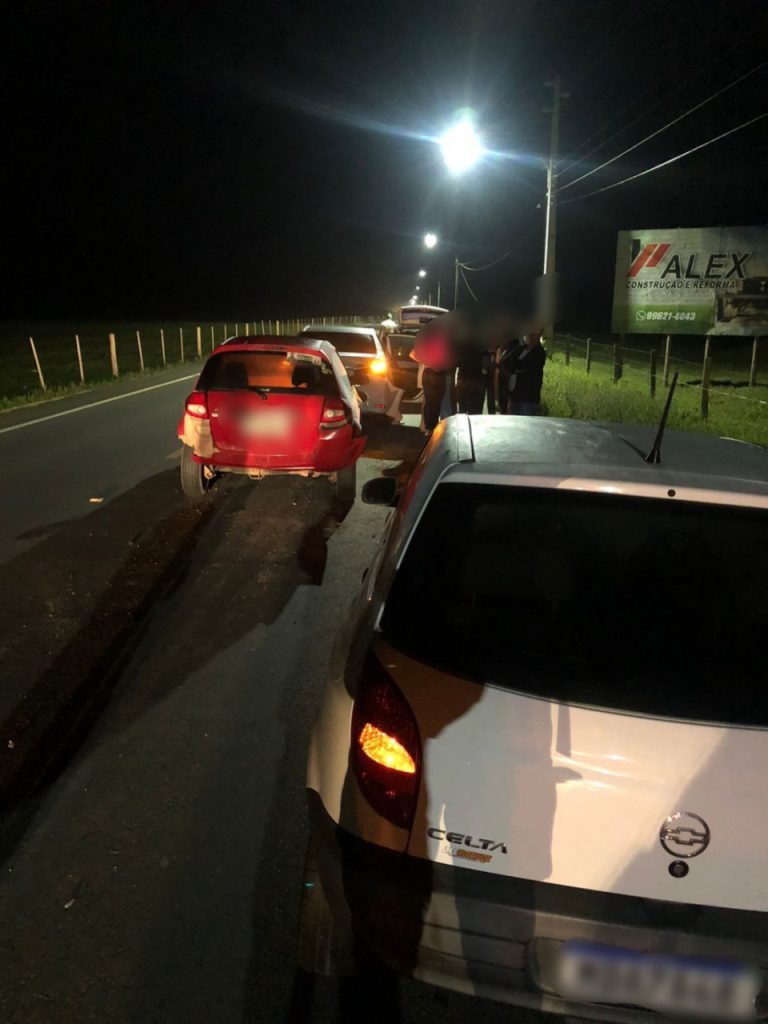 Acidente com cinco veículos deixa bebê ferido em Sangão