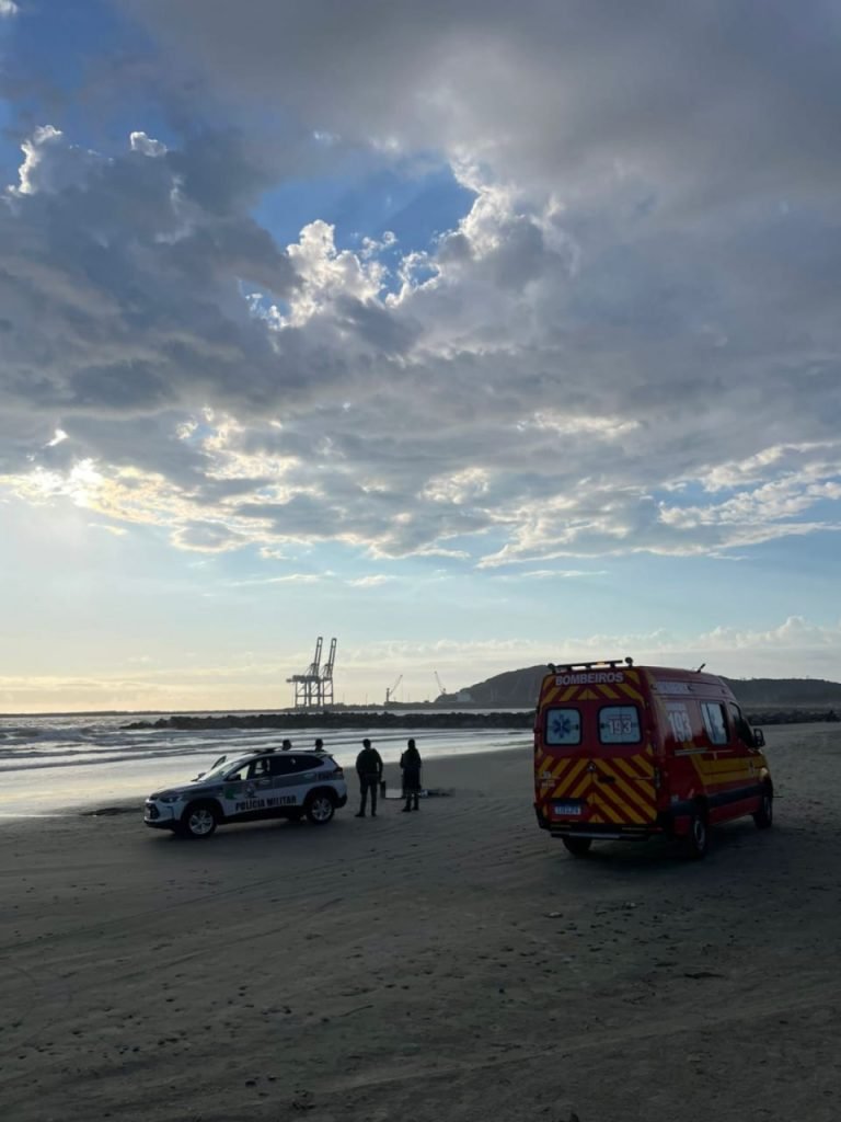 Corpo de homem é encontrado na Praia do Porto em Imbituba
