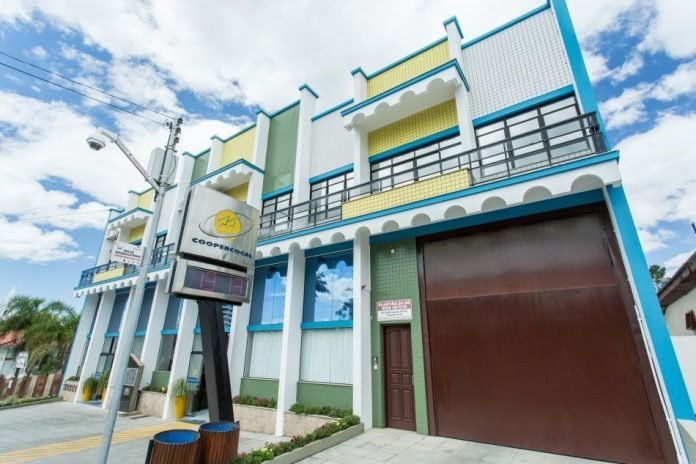 Coopercocal reduz tarifas de energia em 14,44% após investimentos estratégicos
