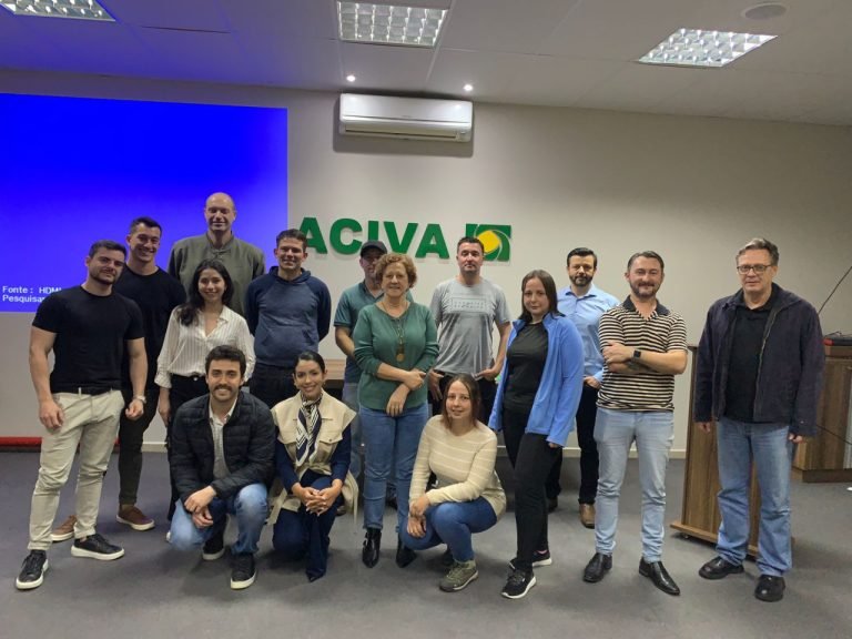 Banca avaliadora analisa projetos do Prêmio ACIVA de Inovação 2024