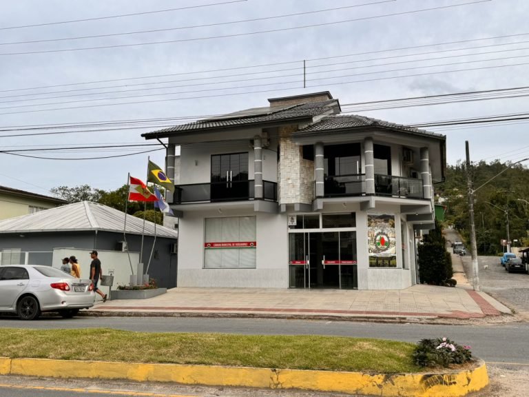 Câmara de Pedras Grandes quer gastar com terreno apesar de área já destinada