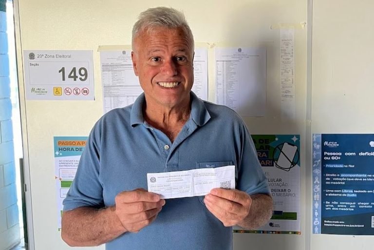 Jorge Nasser Rabah vota no Portinho após confusão com local de votação