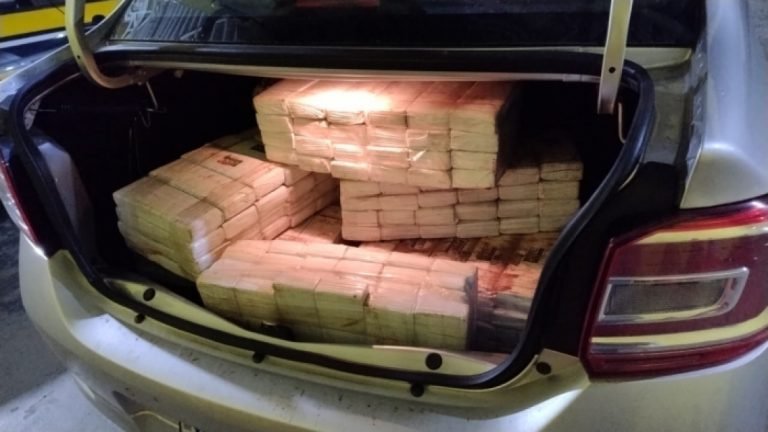 Polícia apreende 177 kg de maconha e outras drogas em Joinville