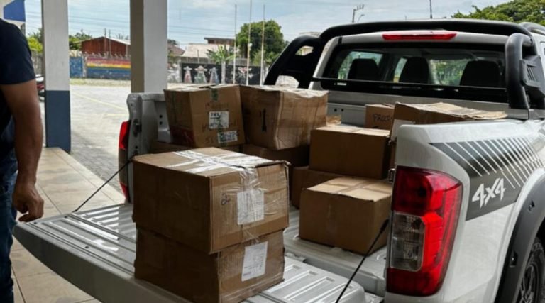 Procon distribui cartilhas sobre direitos do consumidor para mais de 3 mil alunos em escolas municipais