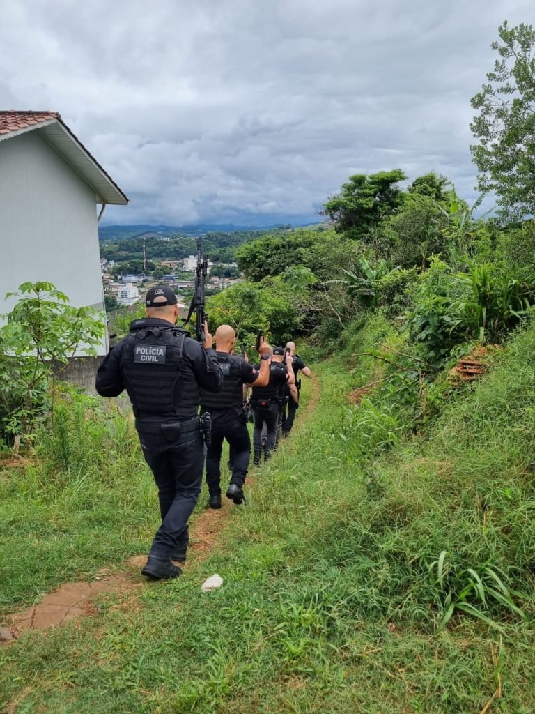 Polícia Civil de SC deflagra operação contra organizações criminosas