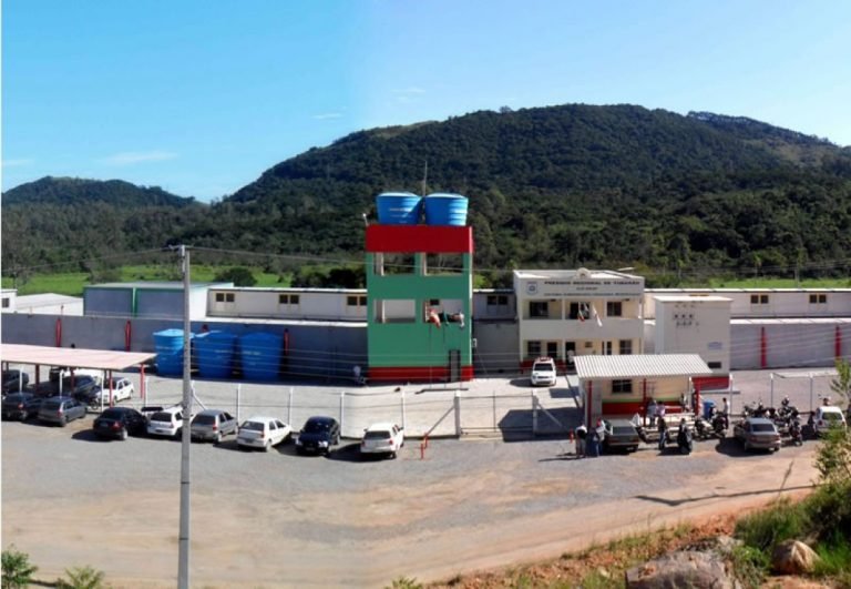 Polícia investiga duas mortes no Presídio Regional de Tubarão