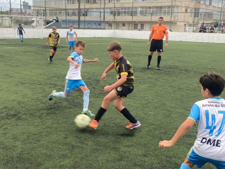 Campeonato infantil começa com jogos equilibrados em Arroio do Silva