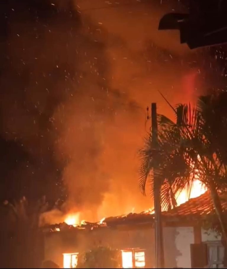 Tragédia em Jaguaruna: casa pega fogo e família pede ajuda para reconstruir