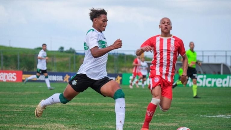 Hercílio Luz perde para Coritiba na estreia da Copinha 2025