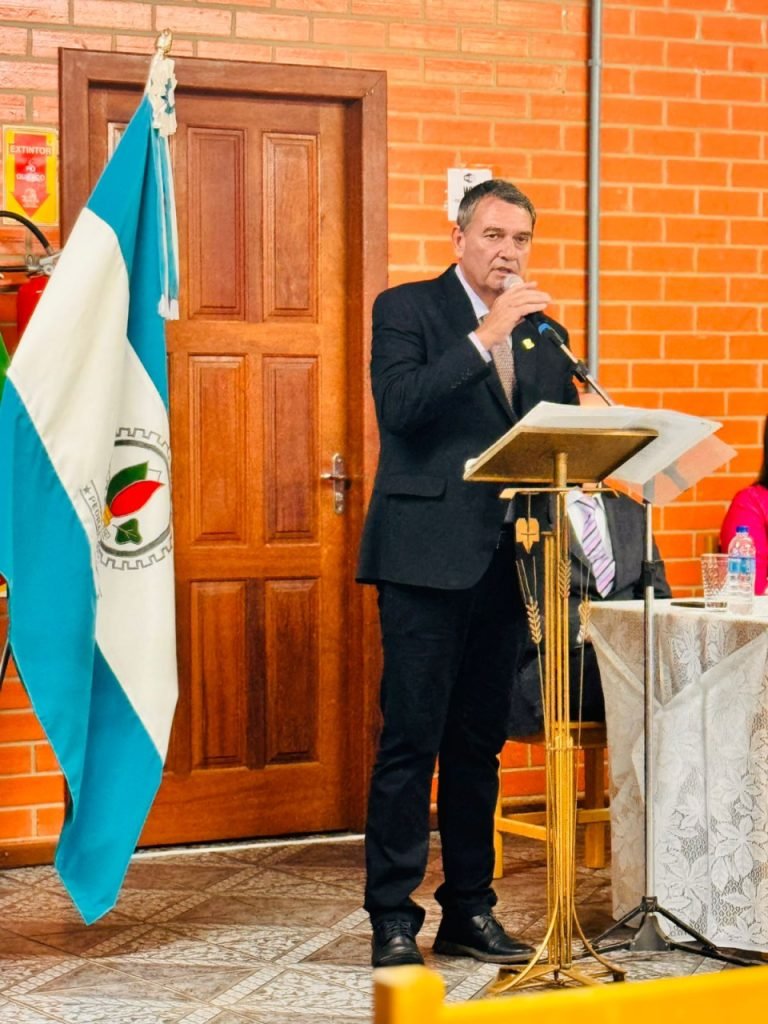 Agnaldo Filippi toma posse e anuncia projetos para Pedras Grandes