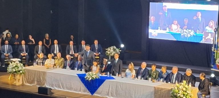 Estener Soratto toma posse como prefeito de Tubarão em cerimônia emocionante