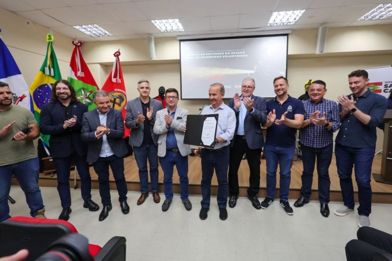 Governador autoriza repasse de R$ 10 milhões para Bombeiros Voluntários de SC