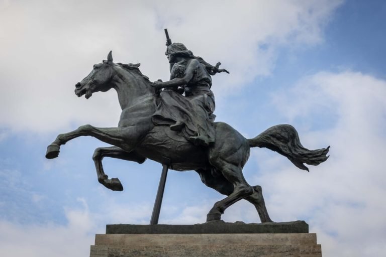 Monumento de Anita Garibaldi em Roma é restaurado e reinaugurado