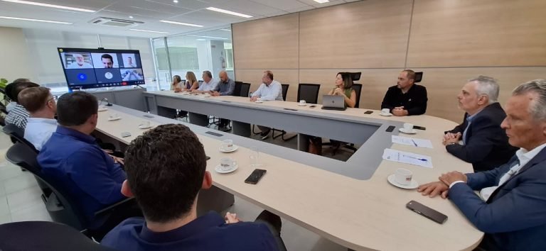 Concessão e manutenção de voos no Aeroporto de Jaguaruna são discutidas em reunião